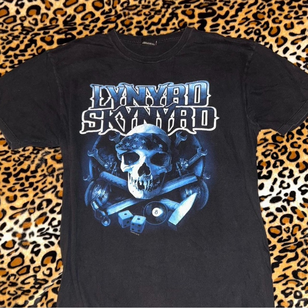 Vintage Lynyrd Skynyrd 2006 Authentic Blue Skull Graphic Rock Band T-shirt